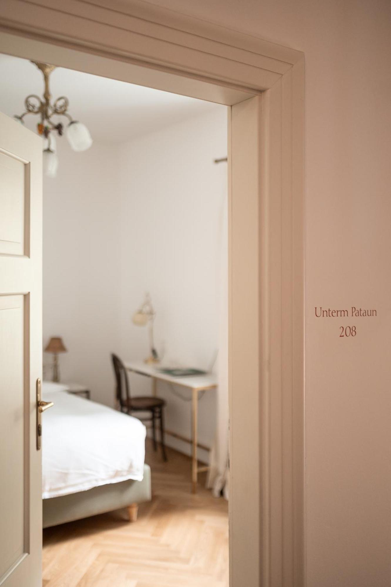 Ottmanngut Suite And Breakfast Merano Exteriör bild