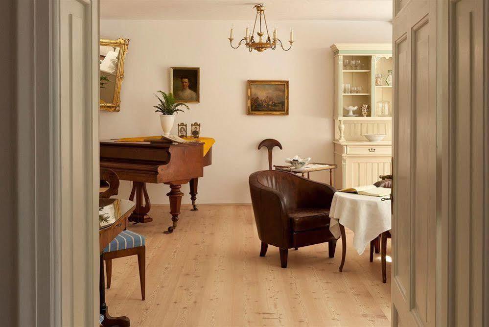 Ottmanngut Suite And Breakfast Merano Exteriör bild